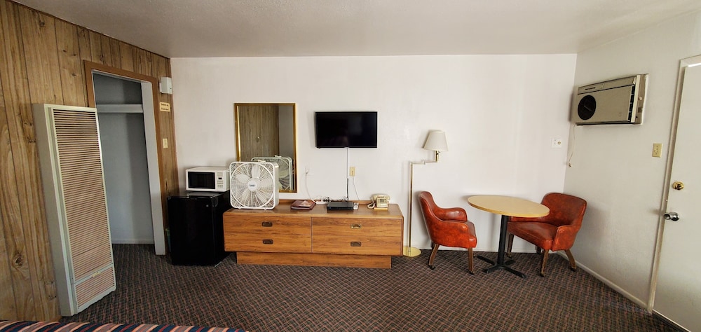 Budget Inn