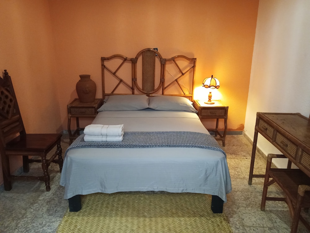 Hotel Hostel Paricutín - Image 1