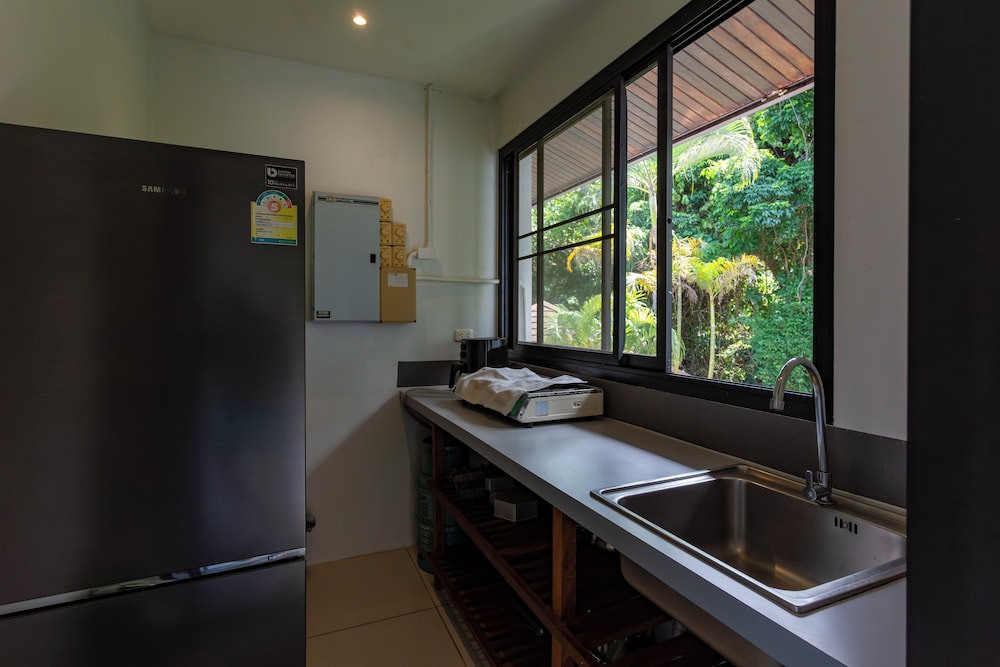 3Br Seaview with Pool Escape V276