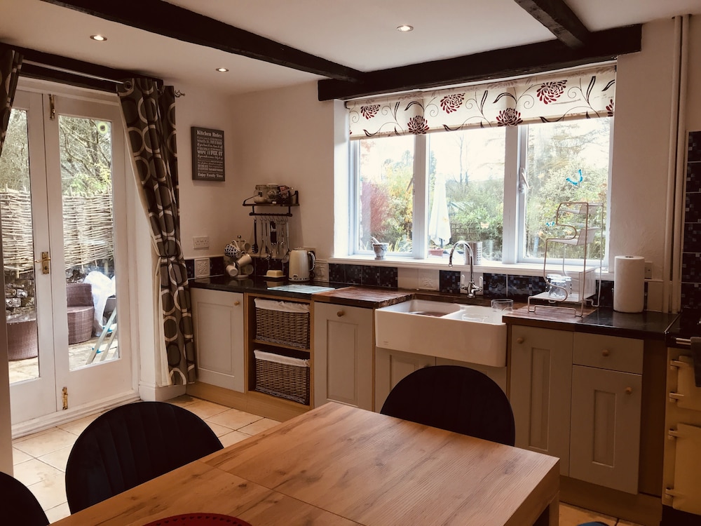 3 Bedroom Country Retreat - Dogs Welcome view 4