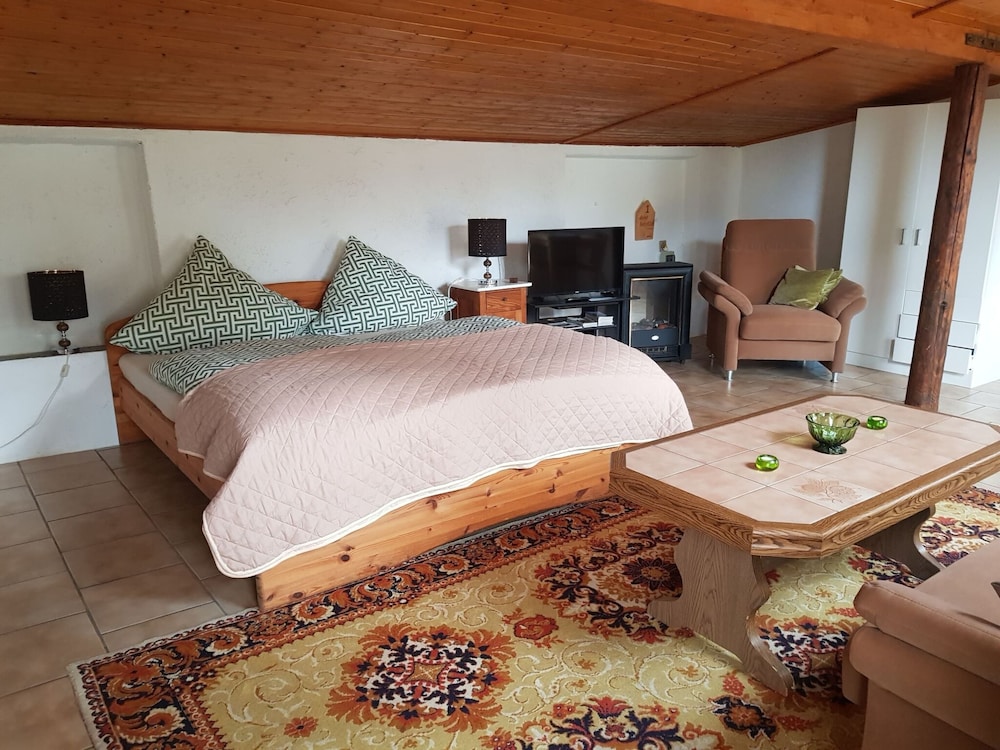 Idyllic Studio Apartment Near Kaifenheim and Near the Forest - Property Image 34