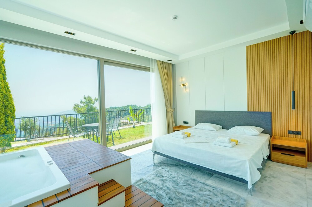 Saturn-4 PLANET LUXURY VILLAS