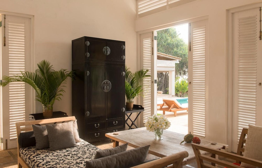 Sri Villas