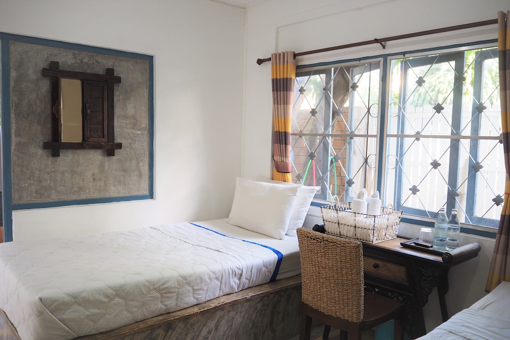 Stay With Me Guesthouse