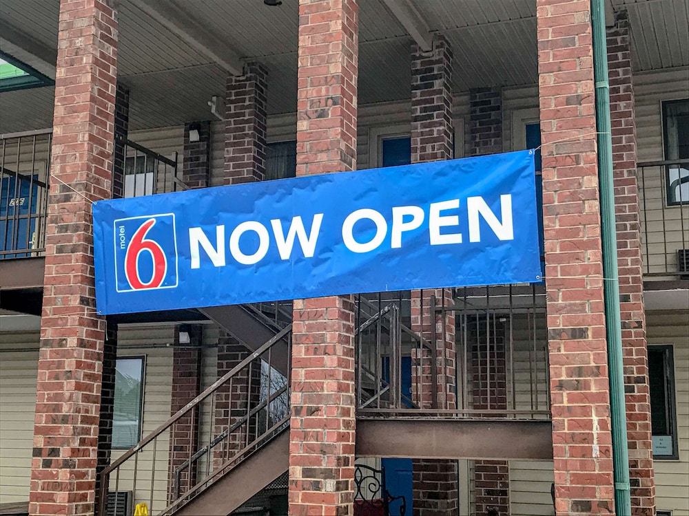 Motel 6 Ozark, AR - Property Image 9