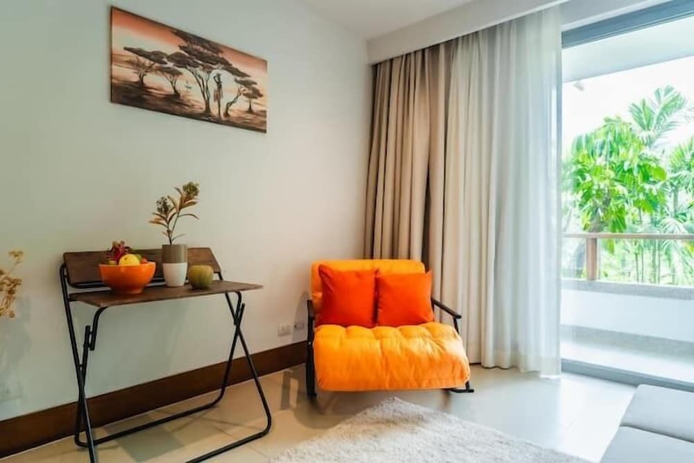 Elegant Beachfront 3BR Condo at Pearl of Naithon