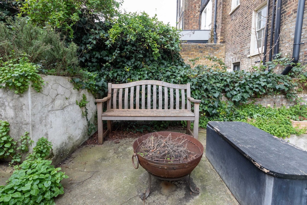Charming 2BD Georgian Town House - Camden Town