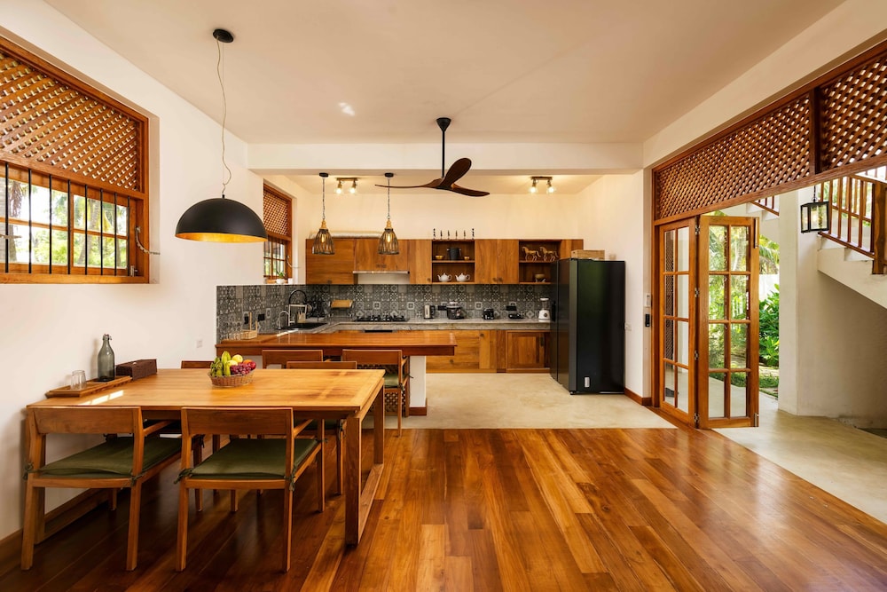Kandakuliya Sunrise Beach Villas