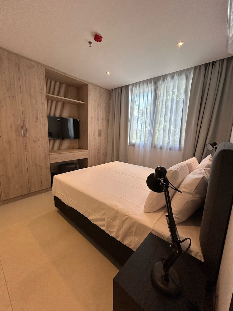 Divina Tower