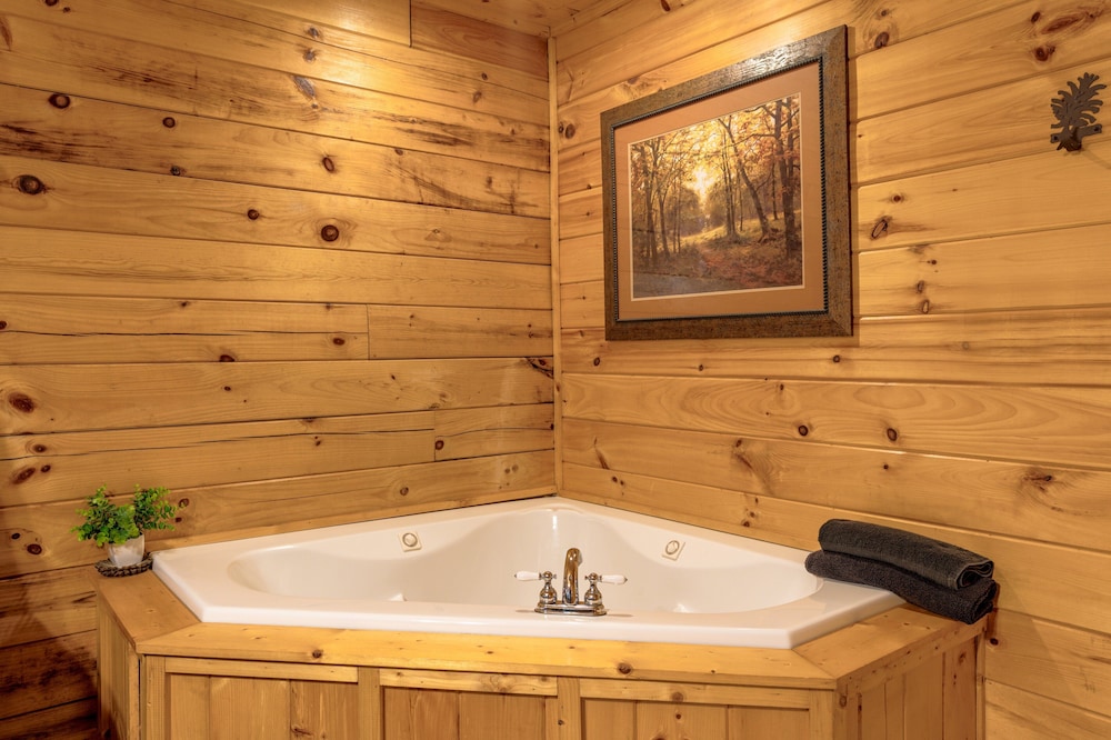 Rosey Bear 2 Bedroom Cabin