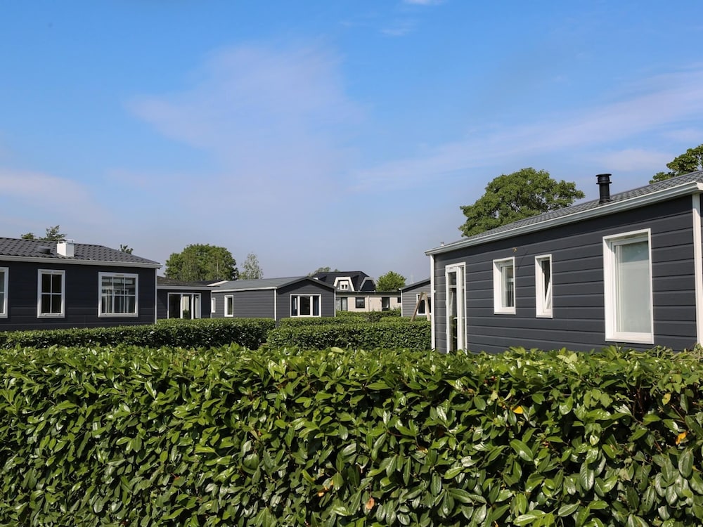 Chalet on the Recreational Lake and the Veluwe