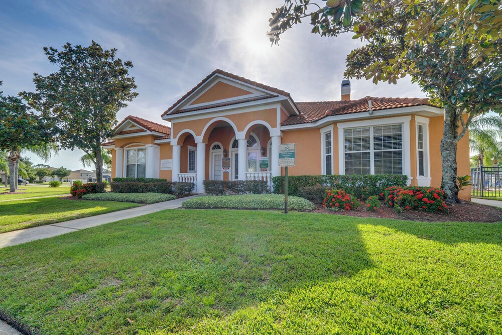 Kissimmee Resort-style Home: Close to Shops & Eats