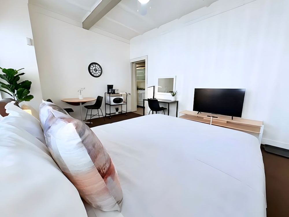 Studio in Gold Coast - SP 1204