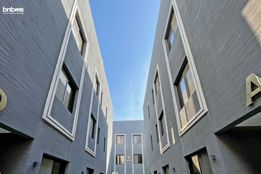 bnbmehomes - Pvt Rooftop in Al Malqa -C4