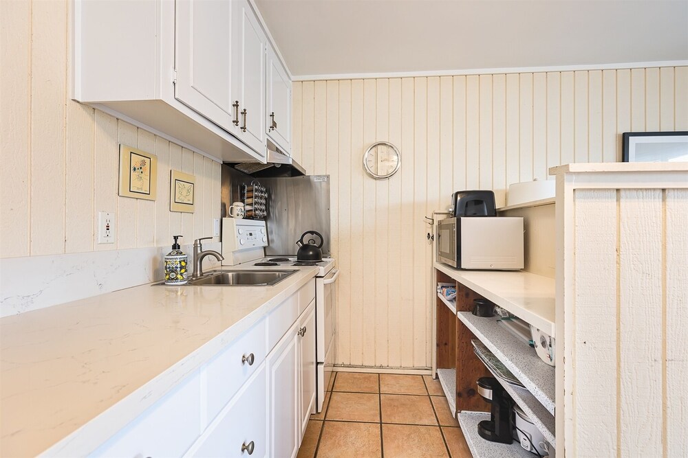 Beach Condo W/private Patio #133 1 Bedroom Condo by Sunset Shores Condominiums