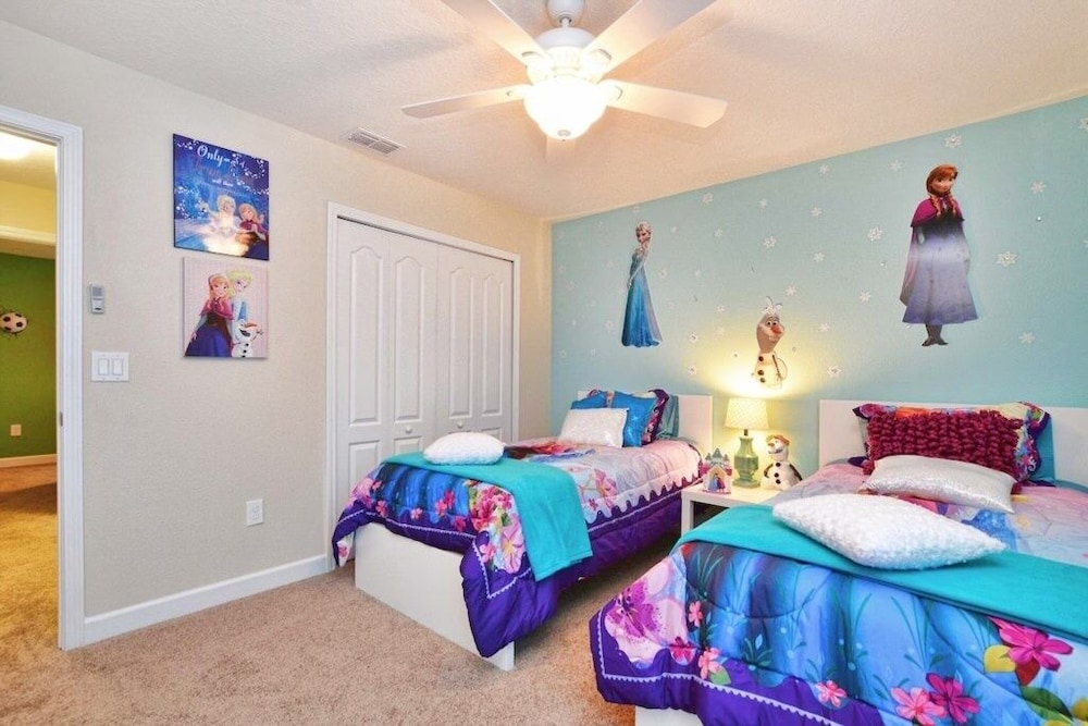 Florida Dreaming 6 Bedroom Home