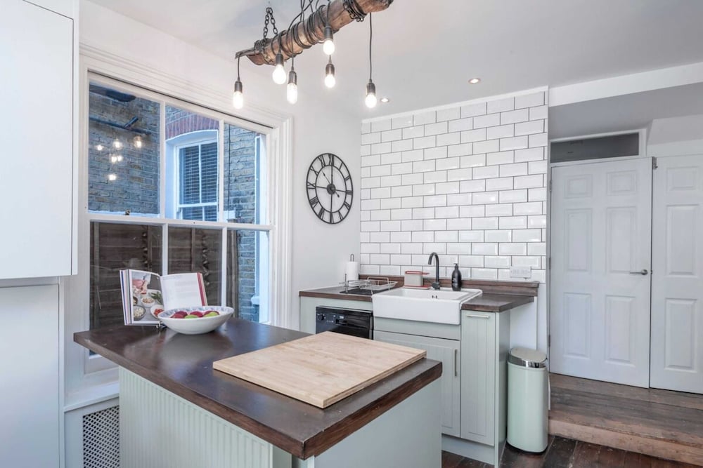 Stylish River Apartment - West Putney Embankment