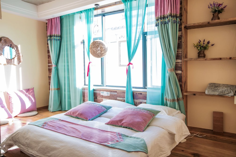 Dali Libai Holiday Inn