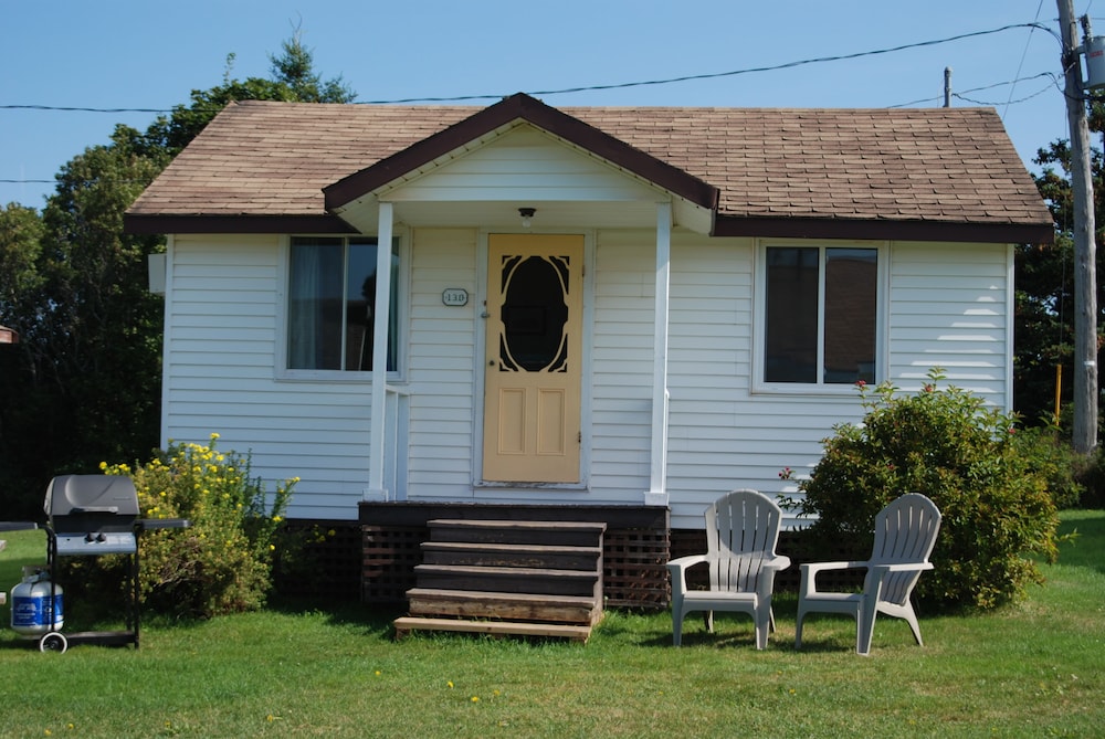Shining Waters Cottages