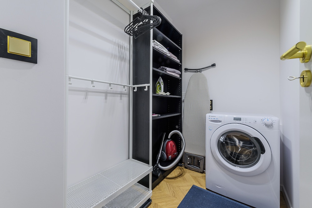 Lumina spacious apartment in Warsaw