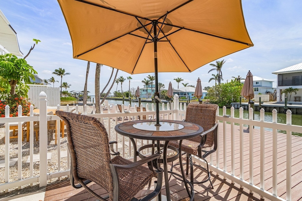 21591 Waterfront Duplex With Pool And Spa 2 Bedroom Condo