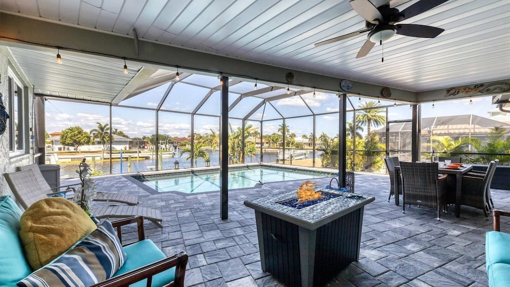 The Canal House Of Punta Gorda Isles, Pool, Pet Friendly, Kayaks, Bikes 3 Bedroom Home