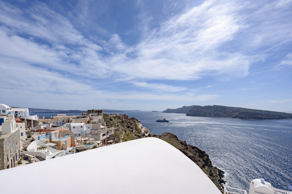 Nano Oia Villas