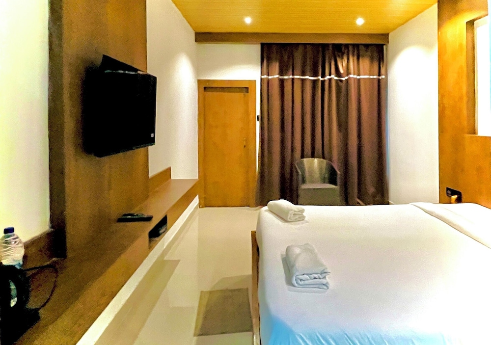 KAZIRANGA ECO VILLAGE RESORT