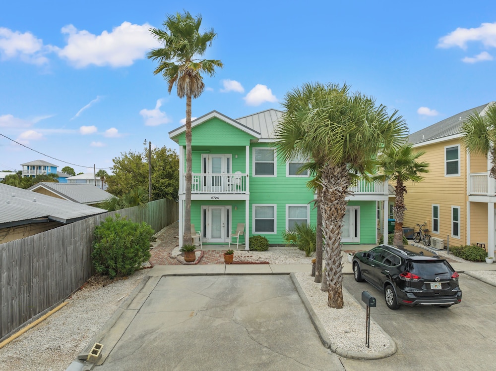 Sago by the Sea: 2-bed, 2.5-bath Retreat Steps From the Beach, Sleeps 7!