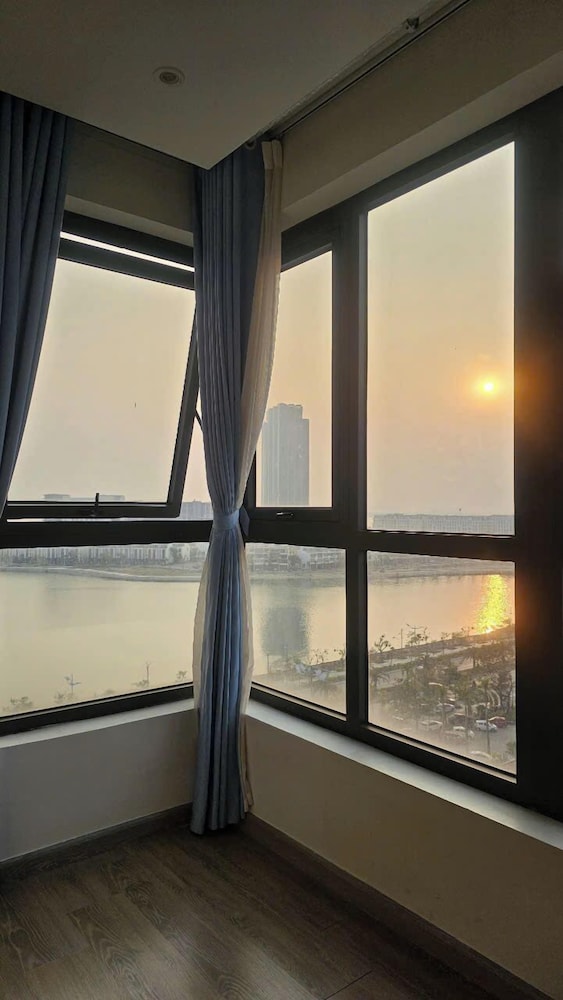 Angela House Ha Long