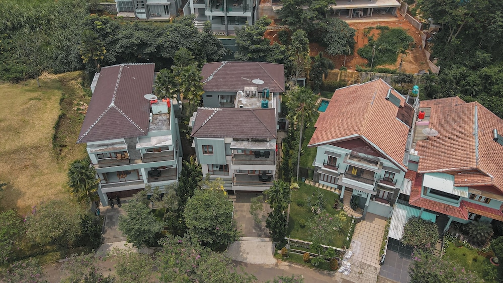 Oyama City View 4BR Villa with a Heated Pool