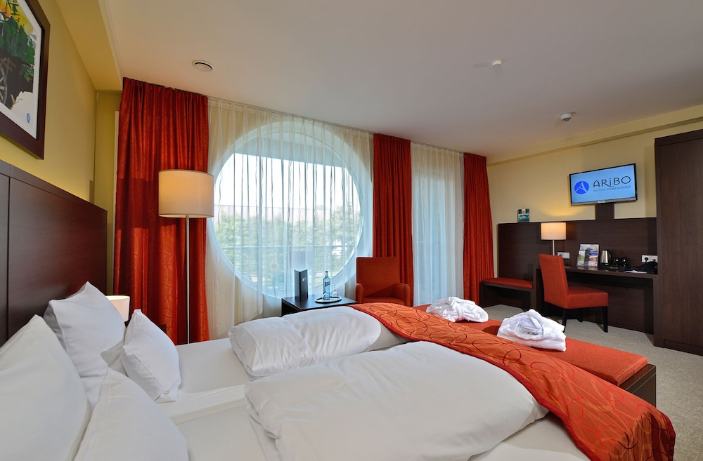 Berlin Vacations - ARIBO Hotel Erbendorf - Property Image 8