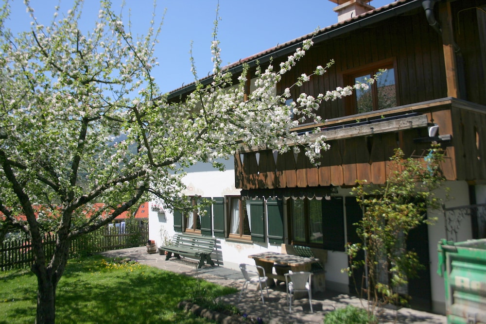 Photo 33