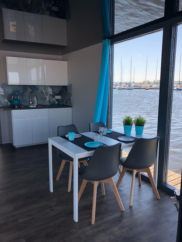 House in Dziwnow by the Water and Beach