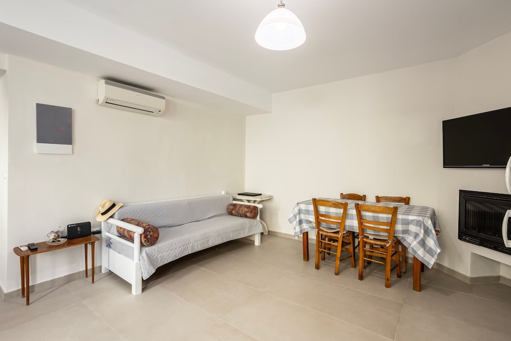 Azure Seaside Retreat in the Heart of Petalidi