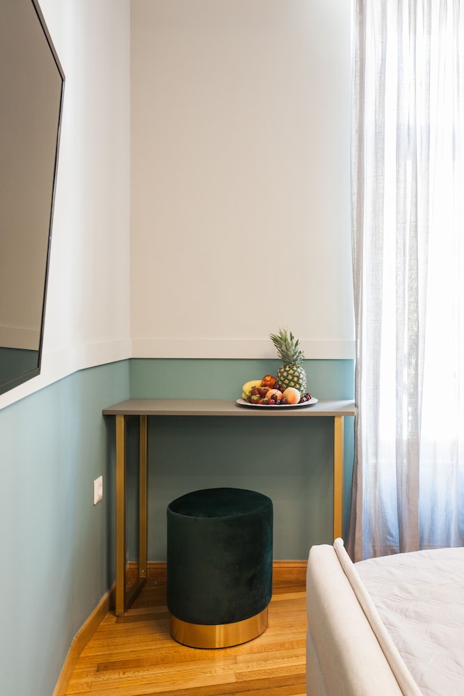Step One - Luxury Suites right in the heart of Acropolis next to metro station