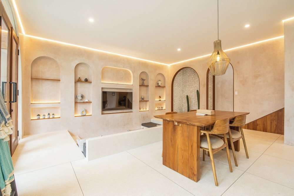 Sleek 2BR Villa, 5 Minutes to Bingin Beach