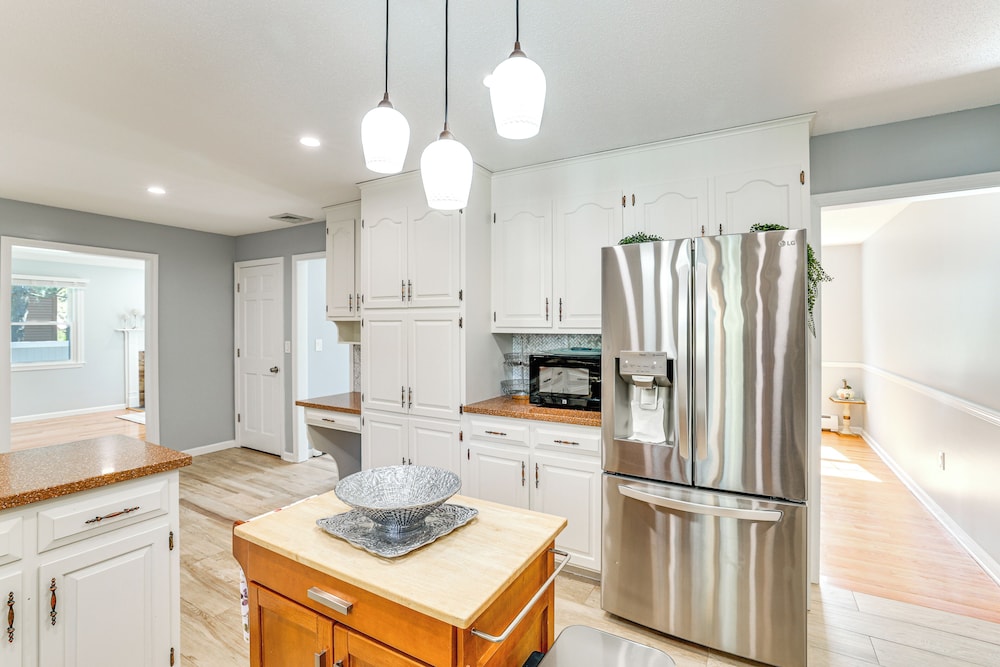 Group Getaway w/ Outdoor Oasis in Southington!