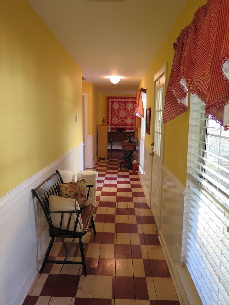 Yellow House Bed and Breakfast