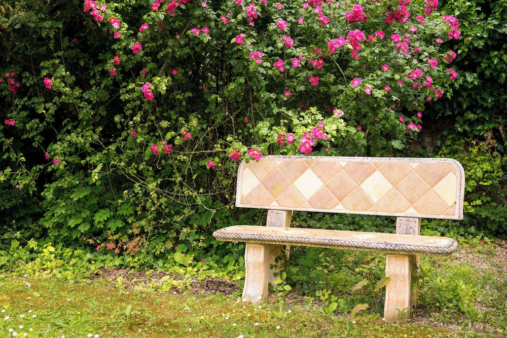 Aux Charmes de Maintenon - Adults Only