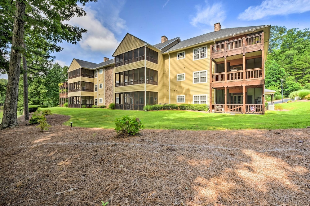 Sunny Clayton Condo on Kingwood Golf Course! view 3