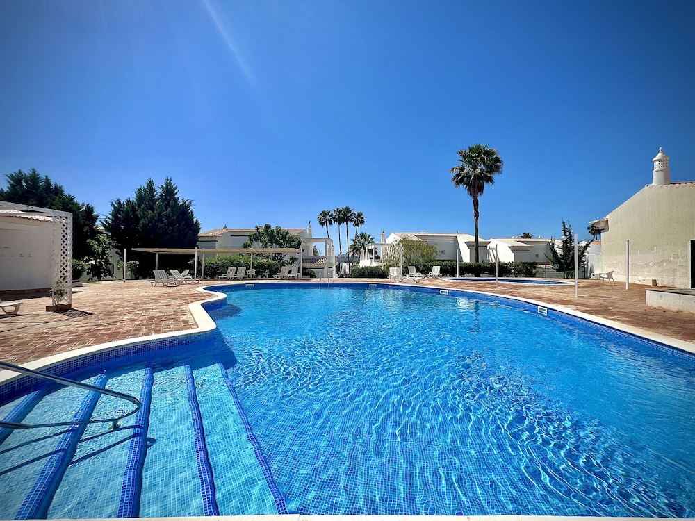 Vilamoura Eden Villa With Pool by Homing