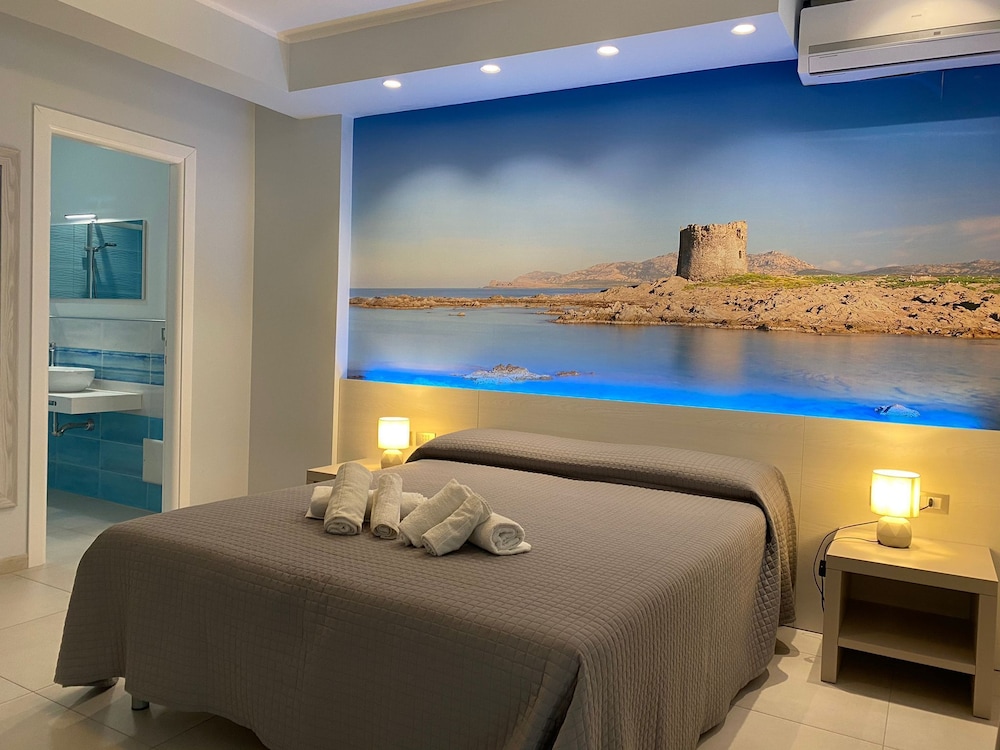 Hotel on the promenade of Stintino photo 2