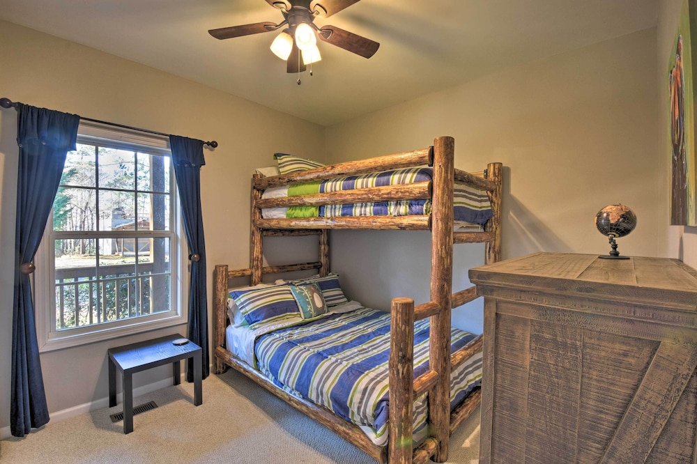 Family-friendly Lake Lanier Escape on 2 + Acres! view 4