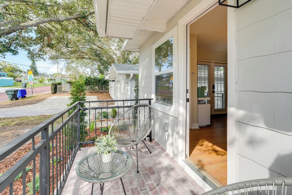 Mid-century Lakeland Home w/ Game Room!