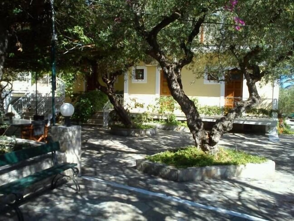 Sofos Apartments