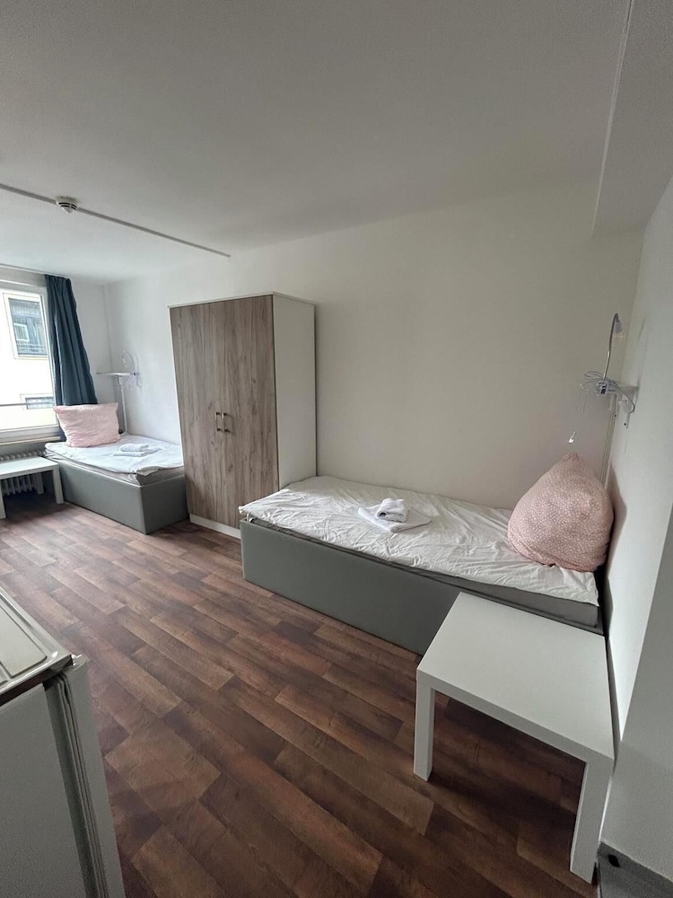 2-Rent Group Hostel Apartments SEN14