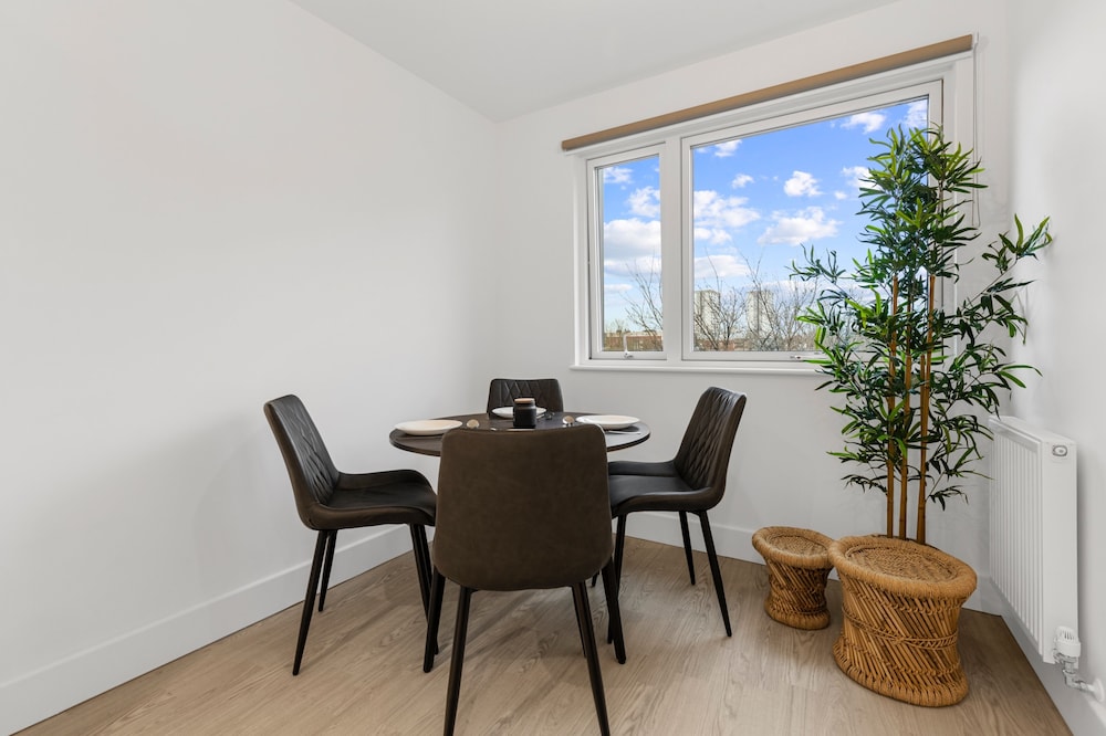 London - 1 Bed Apartment - Sleeps 2 - Long Stays