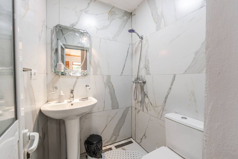 Saraci Rooms 2 in Gjirokast r