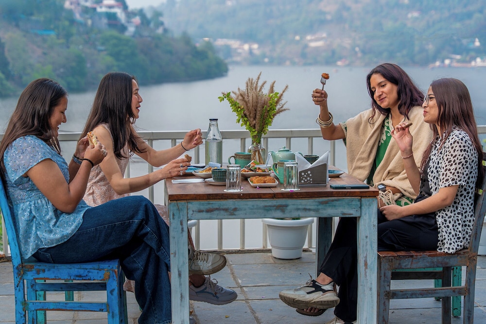 Echor Malusara Lakeview Retreat Bhimtal